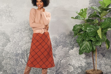  woman modeling modcloth clothing 